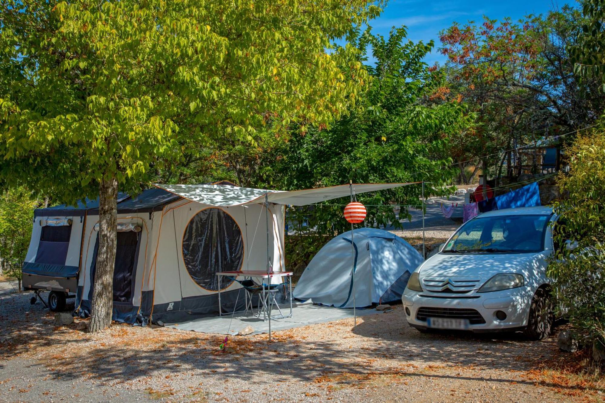 Camping Paradis La Pinede Hotel Gréoux-les-Bains Eksteriør billede